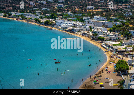 Griechenland. Sifnos Insel. Platis Gialos Dorf und Strand Stockfoto