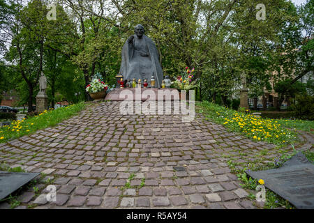 Eine Skulptur von Papst Johannes Paul II. im Park Strzelecki, Krakau, Polen Stockfoto