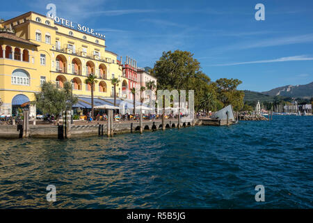 Waterfront, Riva del Garda, Trentino, Italien Stockfoto