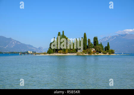 Insel San Biagio, Rabbit Island, Halbinsel Punta Belvedere, Gardasee, Manerba del Garda, Provinz Brescia, Lombardei, Italien Stockfoto