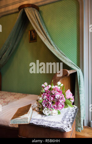 Frankreich, Region Nord-Pas-de-Calais, französische Flandern, Lille, Maison natale Charles de Gaulle, dem Geburtsort von Charles de Gaulle Museum, Schlafzimmer Detail Stockfoto