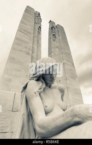 Frankreich, Region Nord-Pas-de-Calais, Vimy, Vimy Ridge National Historic Site von Kanada, Weltkrieg eine Schlacht und Denkmal für kanadische Truppen, Vimy Ridge Mounument, entworfen von Walter Seymour Allward Stockfoto