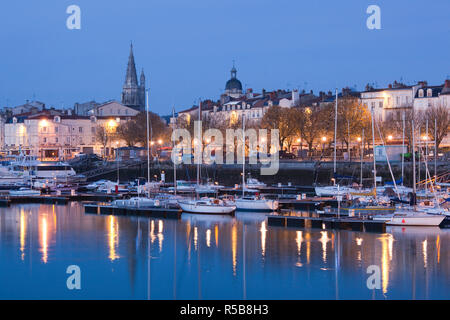 Frankreich, Poitou-Charentes, Charente-Maritime Abteilung, La Rochelle, alter Hafen, Dawn Stockfoto