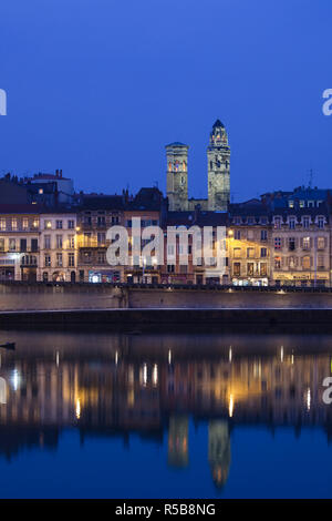 Frankreich, Saone-et-Loire, Region Burgund, Maconnais, Macon, Quai Jean Jaures Stockfoto