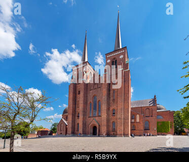 Die Kathedrale von Roskilde (Roskilde Domkirke) in der historischen Stadt Roskilde, Seeland, Dänemark Stockfoto