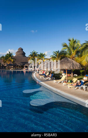 Varadero, Varadero, Hotel Iberostar Varadero, Kuba, am Pool Stockfoto