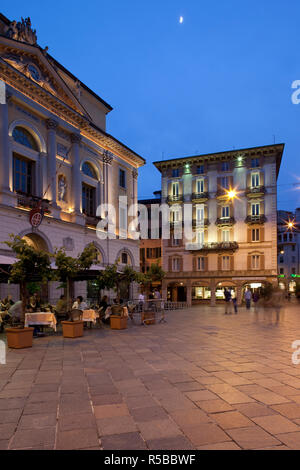 Schweiz, Ticino, Lago di Lugano, Lugano, Piazza della Riforma, Municipio Gebäude, Rathaus, Abend Stockfoto