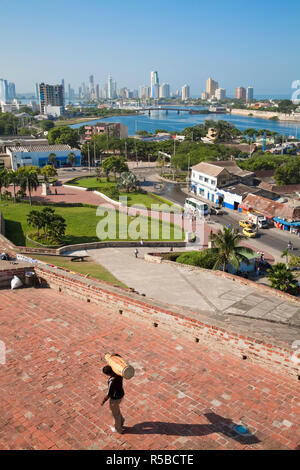 Kolumbien, Bolivar, Cartagena De Indias, die Burg San Felipe - Castillo de San Felipe de Barajas, Blick vom Schloss in Richtung Bocogrande Stockfoto
