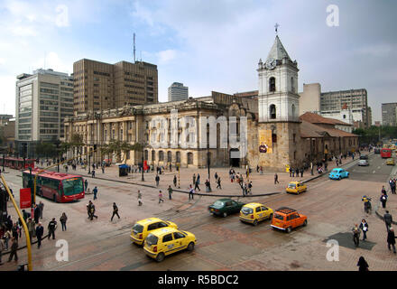 Kolumbien, Bogota, 16. Jahrhundert Iglesia de San Francisco, Bogota die älteste restaurierte Kirche, Schnittpunkte von avendia Jimenez und Carrera Septima Stockfoto