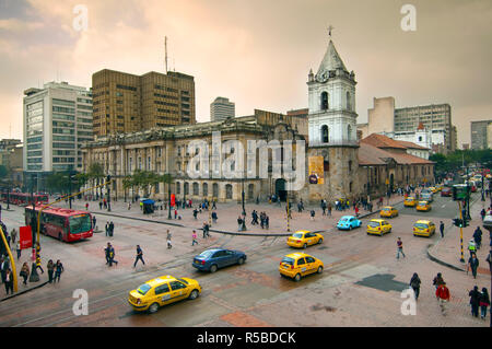 Kolumbien, Bogota, 16. Jahrhundert Iglesia de San Francisco, Bogota die älteste restaurierte Kirche, Schnittpunkte von avendia Jimenez und Carrera Septima Stockfoto