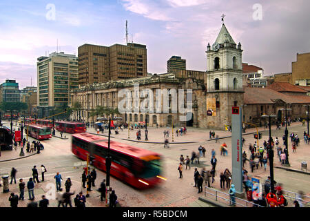 Kolumbien, Bogota, 16. Jahrhundert Iglesia de San Francisco, Bogota die älteste restaurierte Kirche, Schnittpunkte von avendia Jimenez und Carrera Septima Stockfoto