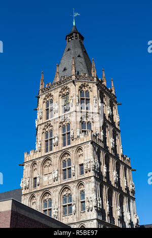 Köln, Deutschland. Turm des Rathauses. Stockfoto