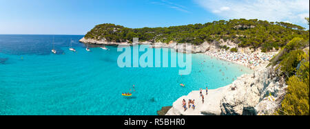 Die idyllischen Cala Mitjana, Menorca, Balearen, Spanien Stockfoto