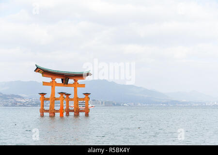 Torii Tor auf der Insel Miyajima Stockfoto