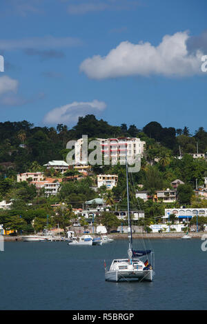 Dominikanische Republik, Halbinsel Samana, Samana, Katamaran auf Samana Bay Stockfoto