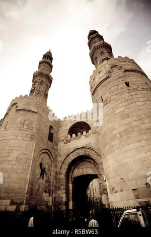 Ägypten, Kairo, islamische Viertel, alte Bab Zuweila Tor in die islamische Stadt Stockfoto