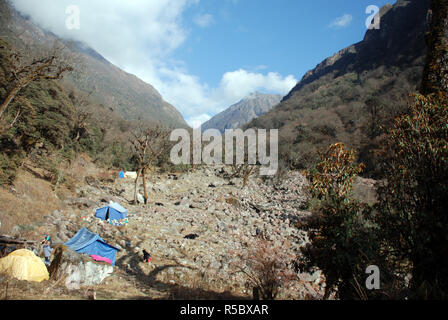 Eine karge Yak Weide im hohen Himalaya der östlichen Nepal Stockfoto