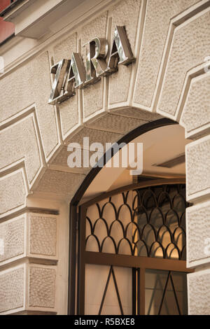 Spanien, Madrid, Salamanca Area, Calle de Jose Ortega y Gasset, exklusive Einkaufsstraße Madrids Zara shop Stockfoto