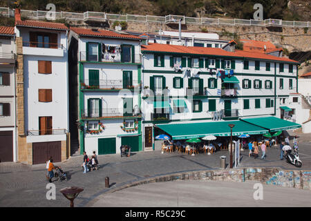 Spanien, Baskisches Land Region Guipuzcoa Provinz, San Sebastian, Altstadt am Wasser Stockfoto