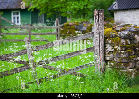 Estland, westlichen Estland Inseln, Insel Muhu, Koguva, Muhu Open Air Museum, Tor Stockfoto