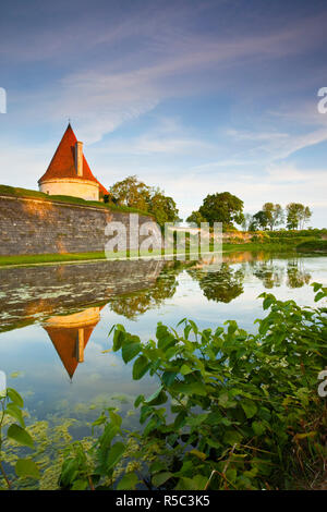 Estland, Estland Inseln, Insel Saaremaa, Kuressaare, Kuressaare Schloss, Sonnenuntergang Stockfoto