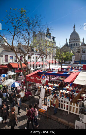 Place du Tertre & Sacre Coeur, Montmartre, Paris, Frankreich Stockfoto