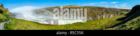 Panoramablick auf den großen Wasserfall Gullfoss, Island Stockfoto