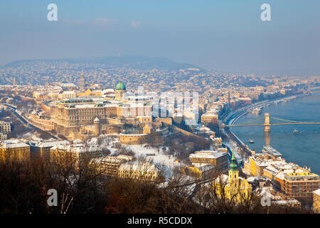 Und das Burgviertel von Buda, Budapest, Ungarn Stockfoto