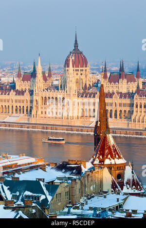 Ungarischen Parlament und der Donau, Budapest, Ungarn Stockfoto