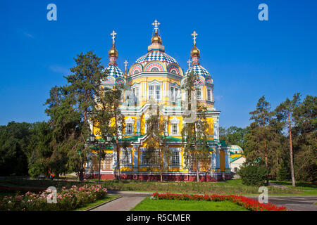 Kasachstan, Almaty, Zenkov Kathedrale Panfilov Park, früher bekannt als Himmelfahrt Cathderal, ganz aus Holz gebaut. Stockfoto