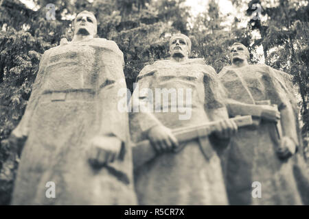 Litauen, südlichen Litauen, Grutas, Grutas Park, Skulpturenpark der ehemaligen kommunistischen Ära Skulpturen, Statue der sowjetischen U-Partisanen, Defokussierten Stockfoto