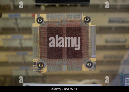 2. Generation core memory (für die UYK-7) auf der Anzeige in der Sünden Zimmer (Schiffe Inertial Navigation System), USS Midway, San Diego, CA, USA. Stockfoto