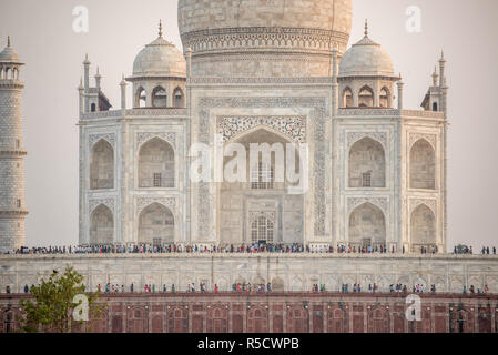 Taj Mahal von mehtab Bagh Gärten, Agra, Uttar Pradesh, Indien Stockfoto