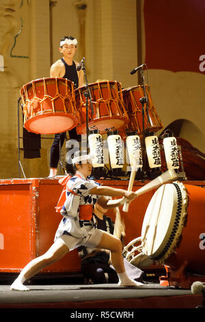 Marokko, Fes, Tokyo Trommler auf dem Fes internationalen Festival der geistlichen Musik Stockfoto