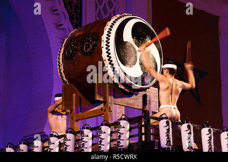 Marokko, Fes, Tokyo Trommler auf dem Fes internationalen Festival der geistlichen Musik Stockfoto