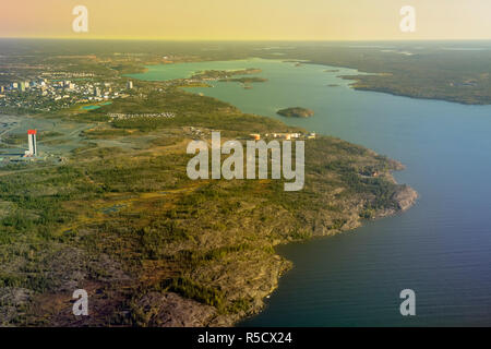 Arktische Landschaft aus der Luft, auf dem Weg von Yellowknife in Nunavut Territorium Nunavut Territory, Kanada Stockfoto