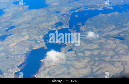 Arktische Landschaft aus der Luft, auf dem Weg von Yellowknife in Nunavut Territorium Nunavut Territory, Kanada Stockfoto