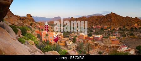 Rote Moschee, Öksüz, Tafraoute, Anti-Atlas, Marokko Stockfoto