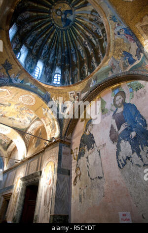 Byzantinische Fresken und Mosaiken im Inneren der Kirche von St Saviour, Chora, Istanbul, Türkei Stockfoto