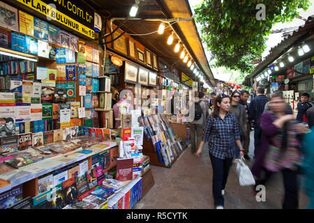 Bücherbazar neben der Große Bazar, Istanbul, Türkei Stockfoto