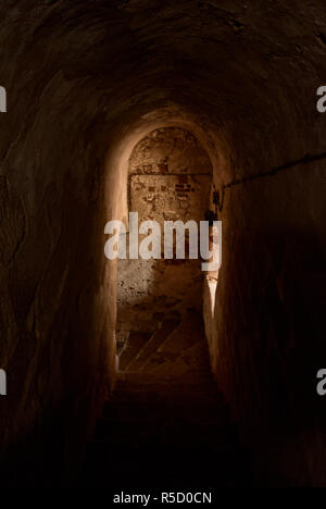 Im Inneren Treppe des Schlosses Stockfoto