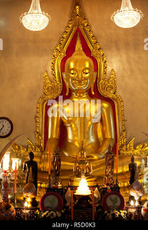 Thailand, Bangkok, goldene Buddha Statue im Wat Trimitra Stockfoto