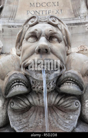 Italien, Rom, Piazza della Rotonda, Brunnen Detail Stockfoto