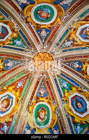 Italien, Piemont, Lago d ' Orta, Orta, Sacro Monti di San Francesco, Kapelle 1, Deckenfresken Stockfoto