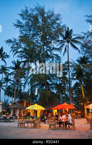 Thailand, Trat Provinz, Koh Chang Klong Prao Beach, Strand, Restaurants Stockfoto