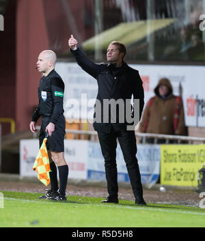 Tannadice Park, Dundee, Großbritannien. 30 Nov, 2018. Schottische Meisterschaft Fußball, Dundee United versus Ayr United; Dundee United manager Robbie Neilson Credit: Aktion plus Sport/Alamy leben Nachrichten Stockfoto