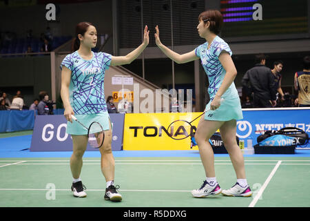 Komazawa Gymnasium, Tokio, Japan. 30 Nov, 2018. Ayako Sakuramoto &? Yukiko Takahata, 30. November 2018 - Badminton: Die 72 All Japan Badminton Meisterschaften 2018 Damen Doppel 3. Runde an der Komazawa Gymnasium, Tokio, Japan. Credit: YUTAKA/LBA SPORT/Alamy leben Nachrichten Stockfoto