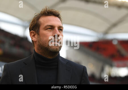 Stuttgart, Deutschland. 01 Dez, 2018. Fussball: Bundesliga, VfB Stuttgart - FC Augsburg 13. Spieltag in der Mercedes Benz-Arena. Stuttgart Trainer Markus Weinzierl vor dem Spiel. Credit: Marijan Murat/dpa - WICHTIGER HINWEIS: In Übereinstimmung mit den Anforderungen der DFL Deutsche Fußball Liga oder der DFB Deutscher Fußball-Bund ist es untersagt, zu verwenden oder verwendet Fotos im Stadion und/oder das Spiel in Form von Bildern und/oder Videos - wie Foto Sequenzen getroffen haben./dpa/Alamy leben Nachrichten Stockfoto