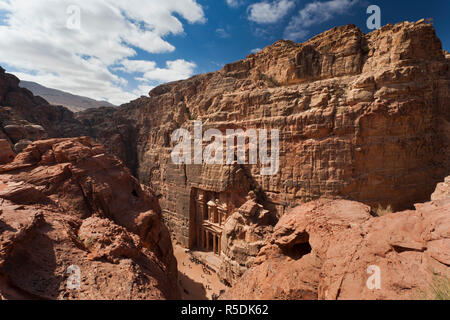 Jordanien, Petra-Wadi Musa, alten nabatäischen Felsenstadt Petra, erhöhten Blick auf die Treasury, A-Khazneh Al-Khubta-Trail Stockfoto