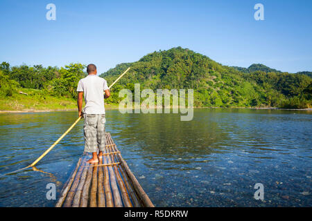 Rio Grande Rafting, Port Antonio, Portland Parish, Jamaika, Karibik, HERR Stockfoto